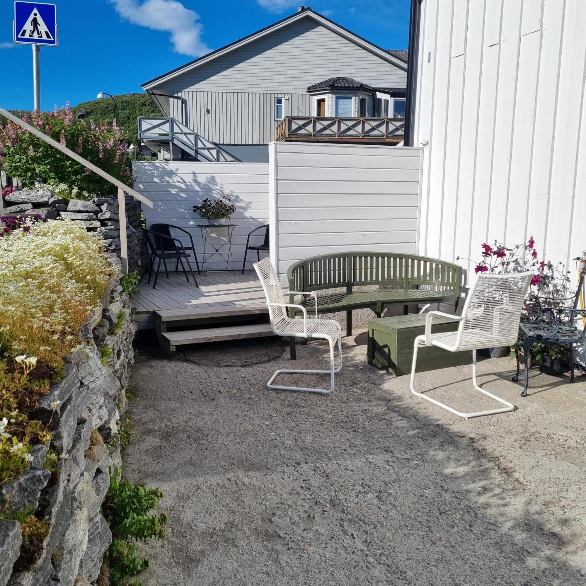 Loftsleilighet Midt I Sentrum Skjervoy Exterior foto